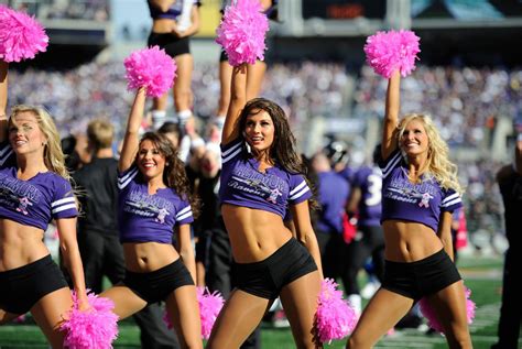 27 Photos Of The Beautiful NFL Cheerleading Squads - Baltimore Ravens ...