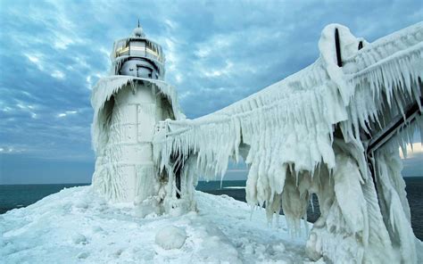 Lake Michigan Lighthouses In Winter | Shelly Lighting