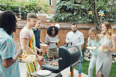 How to Throw an Awesome Cookout on a Budget