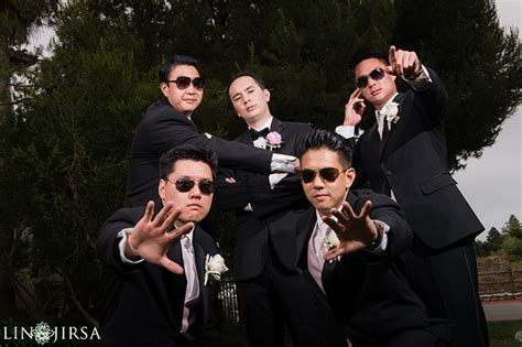 9 Epic Groomsmen Poses