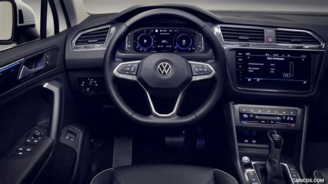 2021 Volkswagen Tiguan Plug-In Hybrid - Interior, Cockpit Wallpaper | Caricos