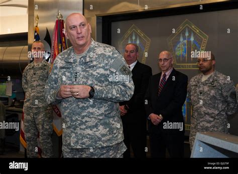 General raymond t odierno hi-res stock photography and images - Alamy