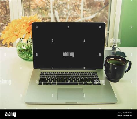 Work station hi-res stock photography and images - Alamy