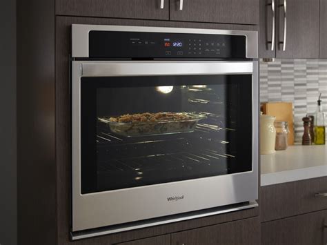 Microwave vs. Convection Oven | Whirlpool