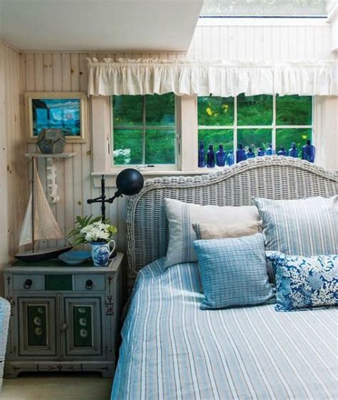 Rustic Maine Seaside Cottage Interiors | Seaside cottage interior, Coastal cottage style ...