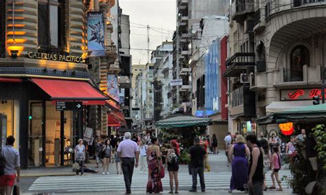 Buenos Aires Walking Tour: Enjoy La Boca or Recoleta with our guide!