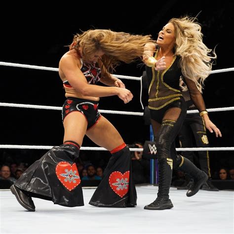 WWE Evolution 2018: Trish Stratus & Lita vs. Mickie James & Alicia Fox ...