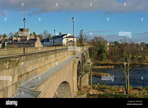 Kelso bridge hi-res stock photography and images - Alamy