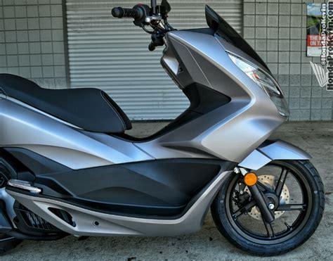 2016 Honda PCX150 Scooter Ride Review | Specs / MPG / Price + More! | Honda-Pro Kevin