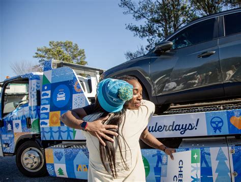 Carvana Partners with Open Hand to Help Close the Transportation Gap