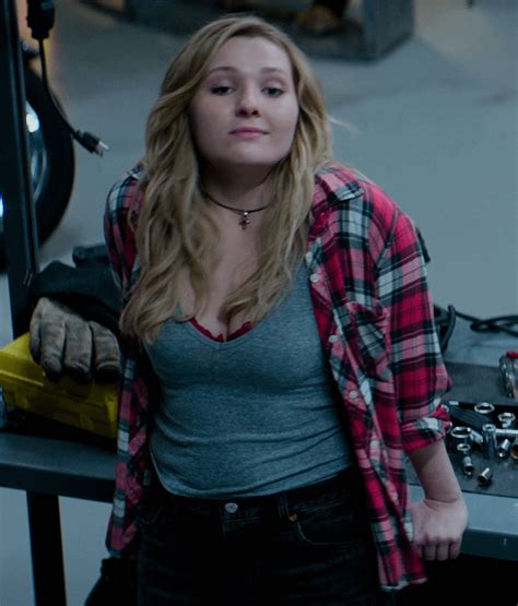 Abigail Breslin in "Zombieland: Double Tap" : r/AbigailBreslinFans