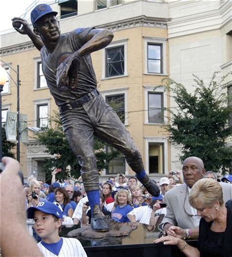 Ron Santo: Beautiful Statue Just The First Step - SBNation.com