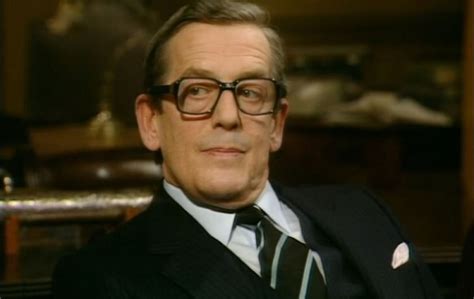 John Nettleton dead: Beloved Yes Minister and Casualty actor John ...