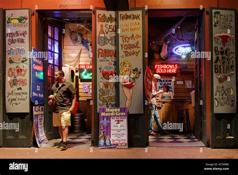 NEW ORLEANS, LOUISIANA, May 4, 2015 : Bourbon Street in the heart of ...