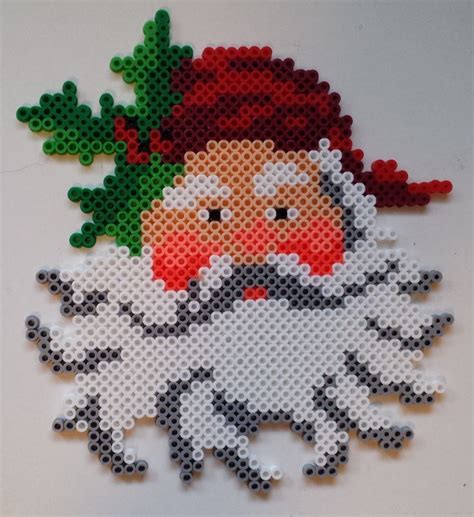 Christmas Santa perler beads by Joanne Schiavoni | Bügelperlen, Basteln bügelperlen ...