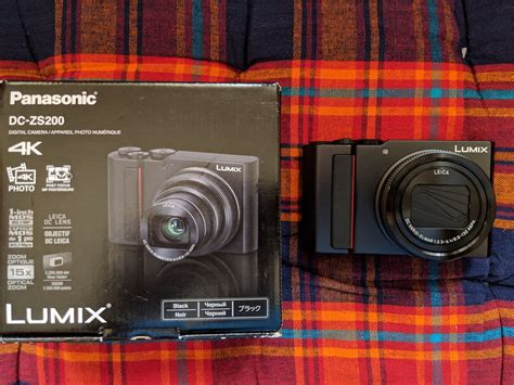 PANASONIC LUMIX ZS200