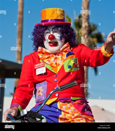 Clowns clown fiesta bowl parade hi-res stock photography and images - Alamy