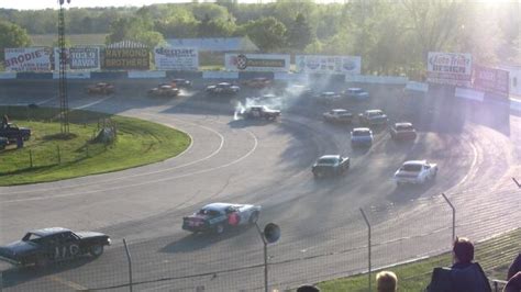 Delaware Speedway cancels racing season | CBC News