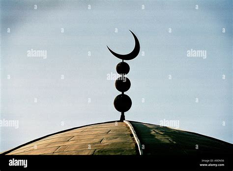 Luton mosque hi-res stock photography and images - Alamy