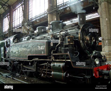 STEAM ENGINE IN GARE D'AUSTERLITZ PARIS - PARIS TRAIN STATION - NOTALGIC TIME - PARIS FRANCE ...