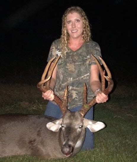 Carolina huntress kills lowcountry 12-point buck - Carolina Sportsman