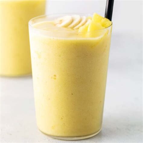 Pineapple Smoothie - Smoothies and Shakes