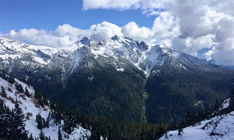 The start of the snowy season in the North Cascades [Washington] [OC ...