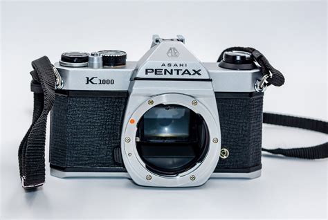 Iconic PENTAX K1000 Film Camera with SMC Pentax-M 50mm f1.7 lens, Pentax Flash, Leather Case ...