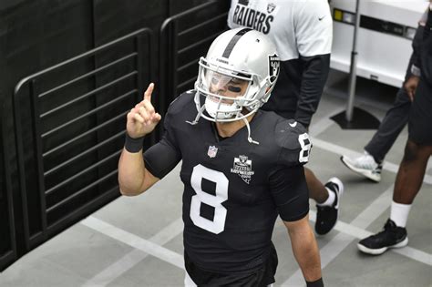 How Much Money Marcus Mariota Made After Taking Over For Derek Carr - The Spun