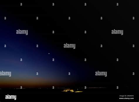 Mercury, Venus, Moon, Mars, Jupiter, and Saturn in near perfect alignment just before sunup on ...