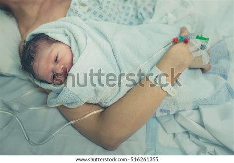 Mother Her Newborn Child Hospital Stock Photo 516261355 | Shutterstock