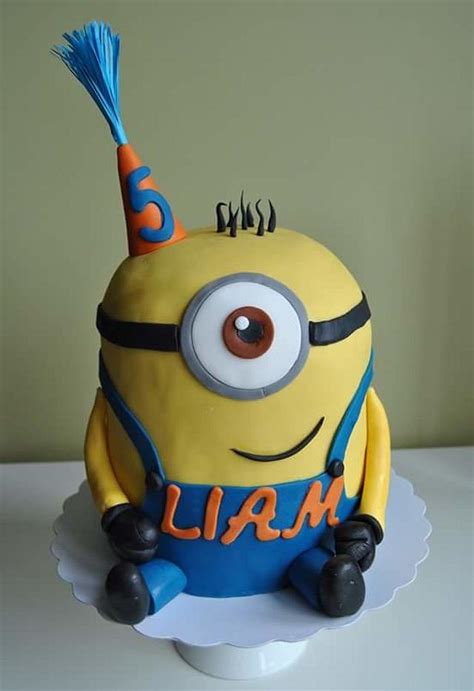 Minion with one eye - Decorated Cake by Anse De Gijnst - CakesDecor