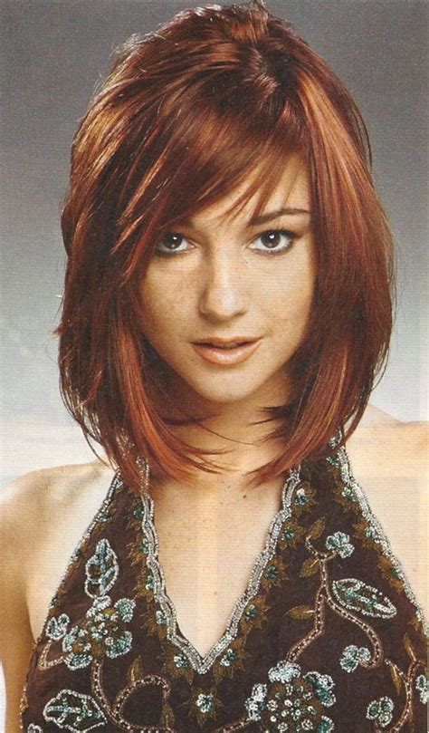 Short Layered Haircuts Frame The Face - Wavy Haircut