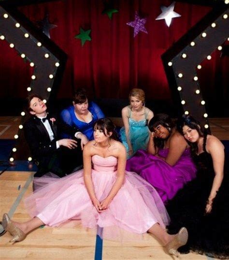 Kurt, Lauren, Rachel, Quinn, Mercedes, Tina at prom ("Prom Queen") | Glee