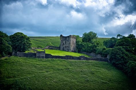 Peveril Castle at Castleton | Peak District Castle | Peak District Online