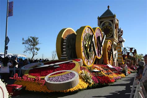 Rose Parade Float Viewing - How to See the Floats Up Close