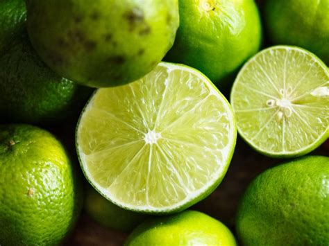 6 Health Benefits of Limes - Dieting.org