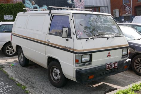 File:1984-1985 Mitsubishi L300 Express (SD) 2.0 van (2015-07-21) 01.jpg ...