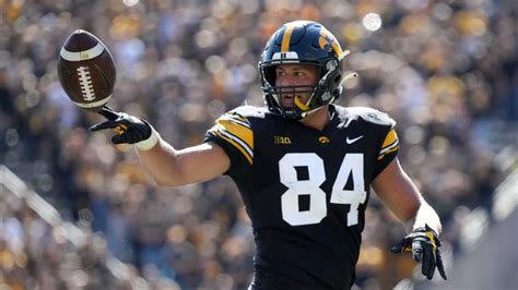 Sam LaPorta, Iowa 2023 NFL Draft Profile - College Football News | College Football Predictions ...