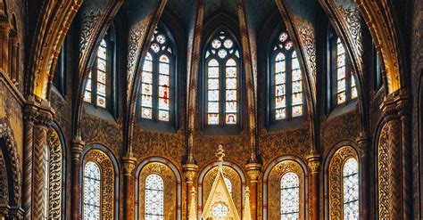 Ornamented Interior and Altar in Matthias Church · Free Stock Photo