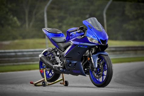 2023 Yamaha YZF-R3 Specs, Top Speed, Price, & Reviews