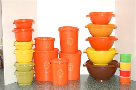 Brockway Betty: I LOVE vintage Tupperware!