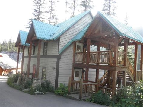 Cabin with four rooms - Picture of Emerald Lake Lodge, Field - TripAdvisor