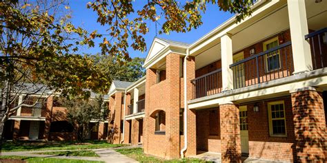 Student Apartments | Office of Residence Life and Housing | Wake Forest ...