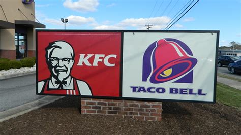 KFC/Taco Bell sign | KFC/Taco Bell (5,120 square feet) 1290 … | Flickr