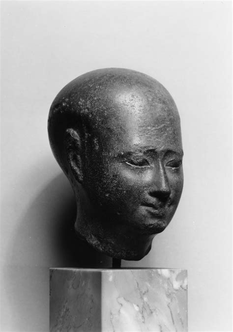 File:Egyptian - Head of a Male Statue - Walters 22370 - Three Quarter.jpg - Wikimedia Commons