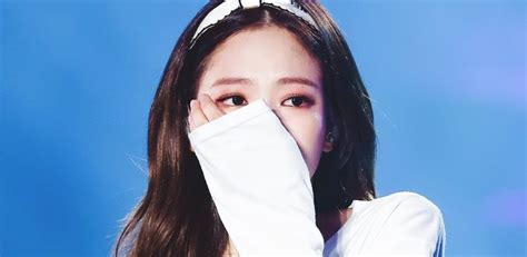 BLACKPINK's Jennie Unexpectedly Leaves Concert Due To Health Concerns ...