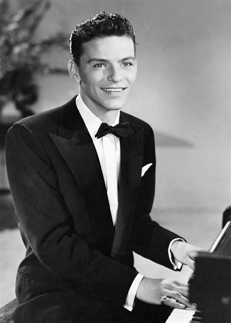 Frank Sinatra, 1943 | Frank sinatra, Young sinatra, Sinatra