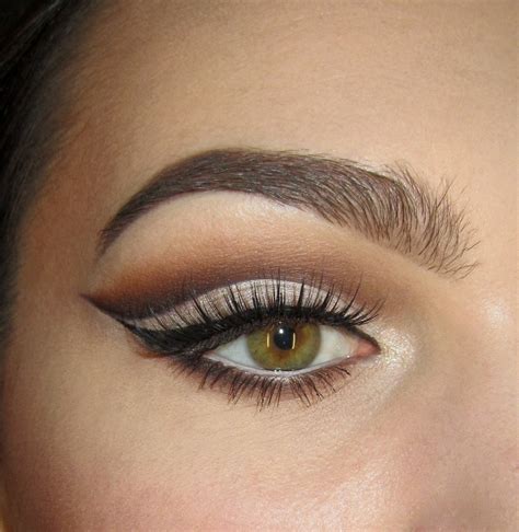 Classic Cut Crease · How To Create A Cut Crease Eye Makeup Look · Beauty on Cut Out + Keep