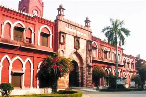 Distance Education in Aligarh University Offer Top Courses in 2024